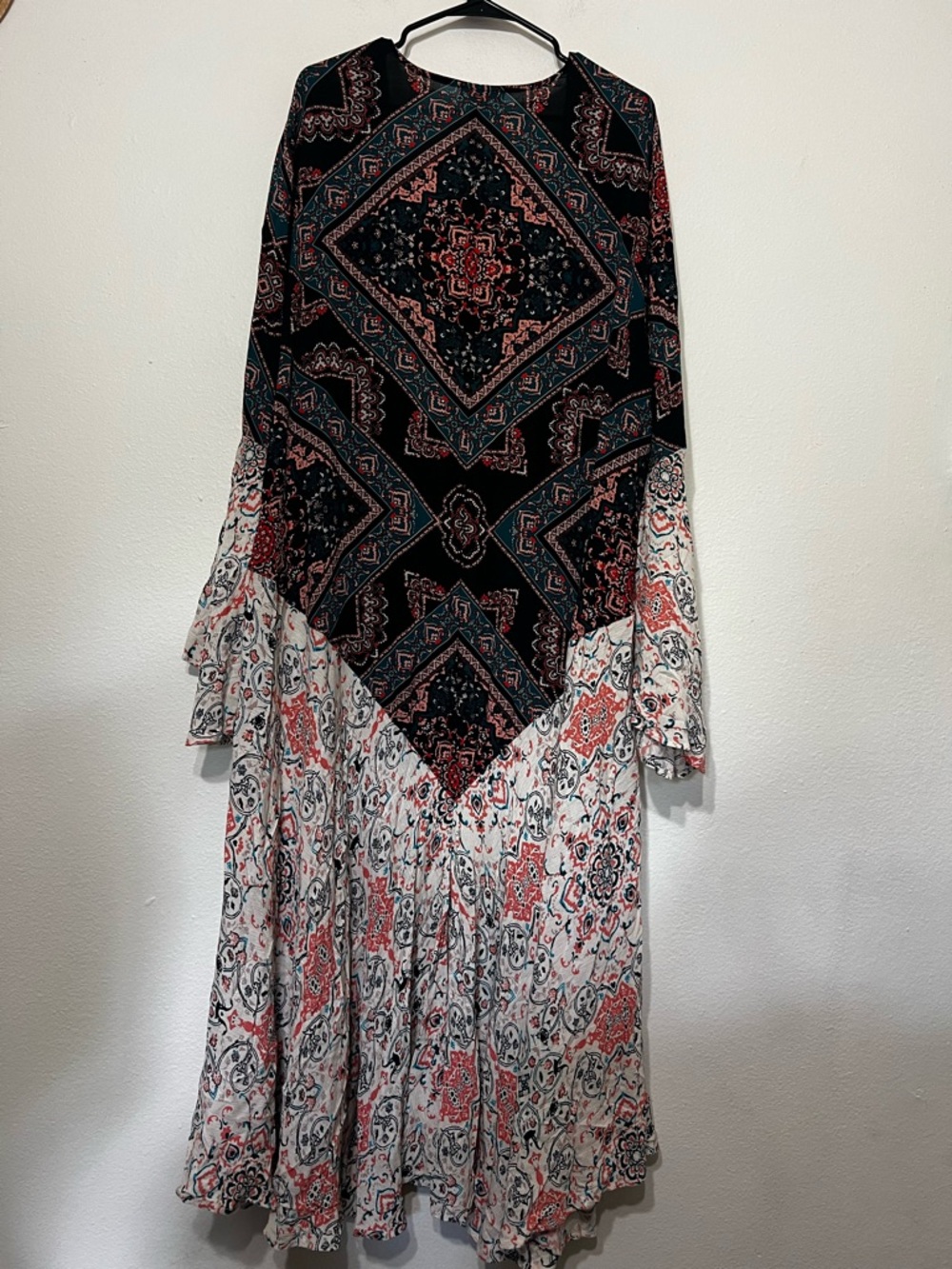 Torrid Chiffon High-Low Kimono in a Boho Medallion Pattern Size 3x - Picture 6 of 9
